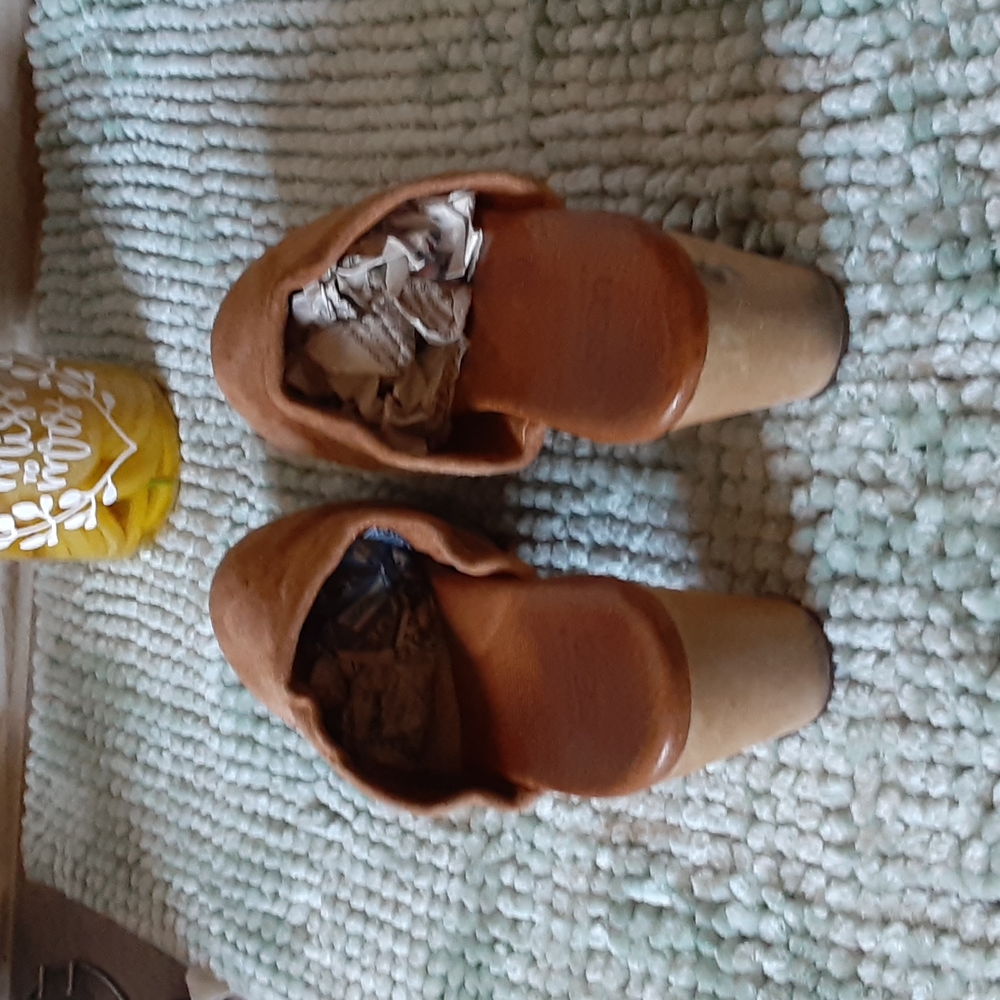 Mules UGG size 7 W - Picture 4 of 6
